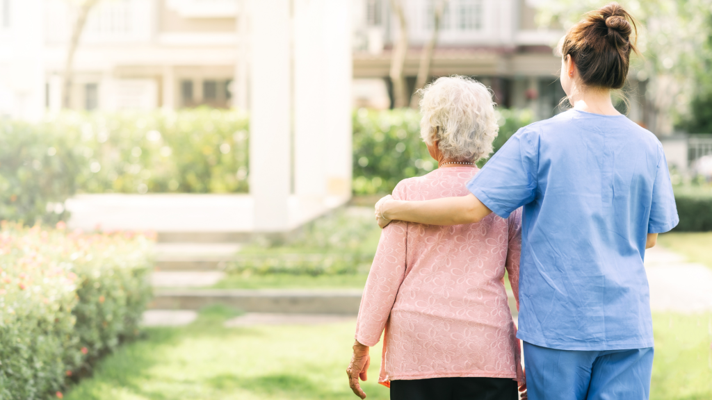 Tips Perawatan Lansia: Tantangan dan Kesulitannya