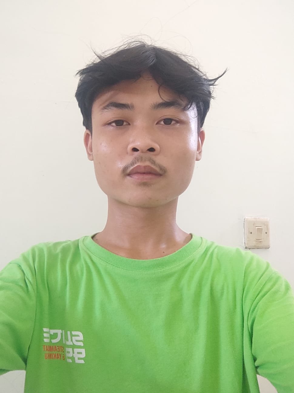 Noval Nurfaozi, 19 tahun, Asal Majalengka, Beberes, Pengalaman Pemula, gaji 2.0jt, lebaran bersedia inval