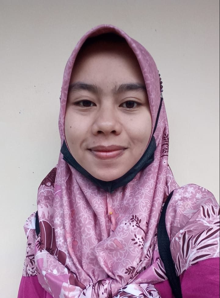 Aisyatuz Zahroh, 23 tahun, Asal Cilacap, Beberes momong, Pengalaman 3thn, Gaji 2.5jt, mudik 1 tahun sekali