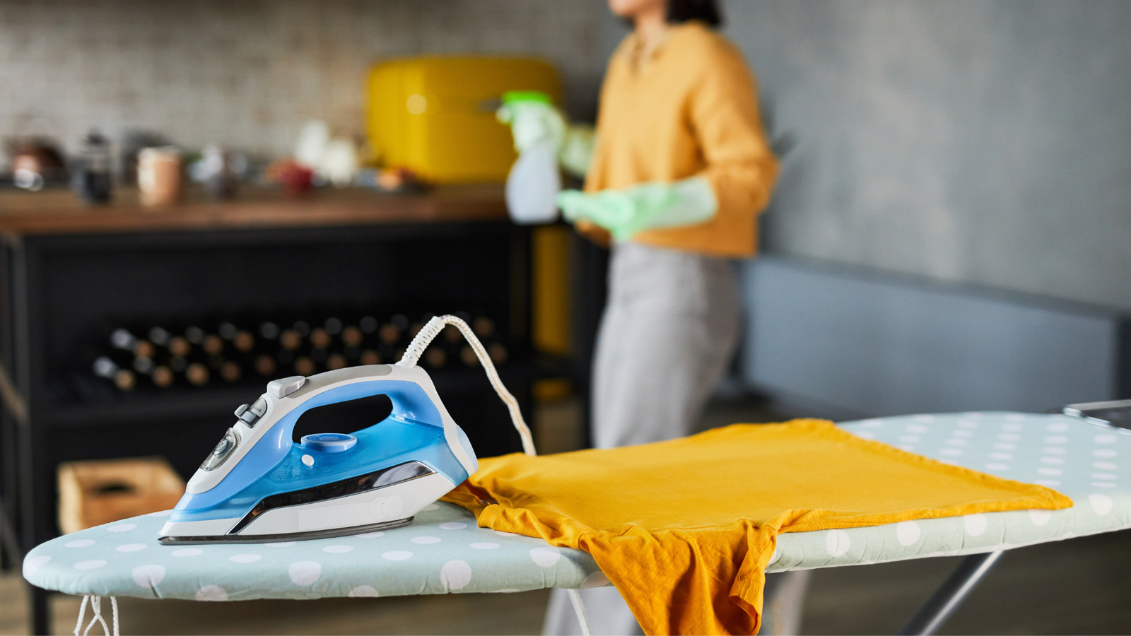 mencari asisten rumah tangga