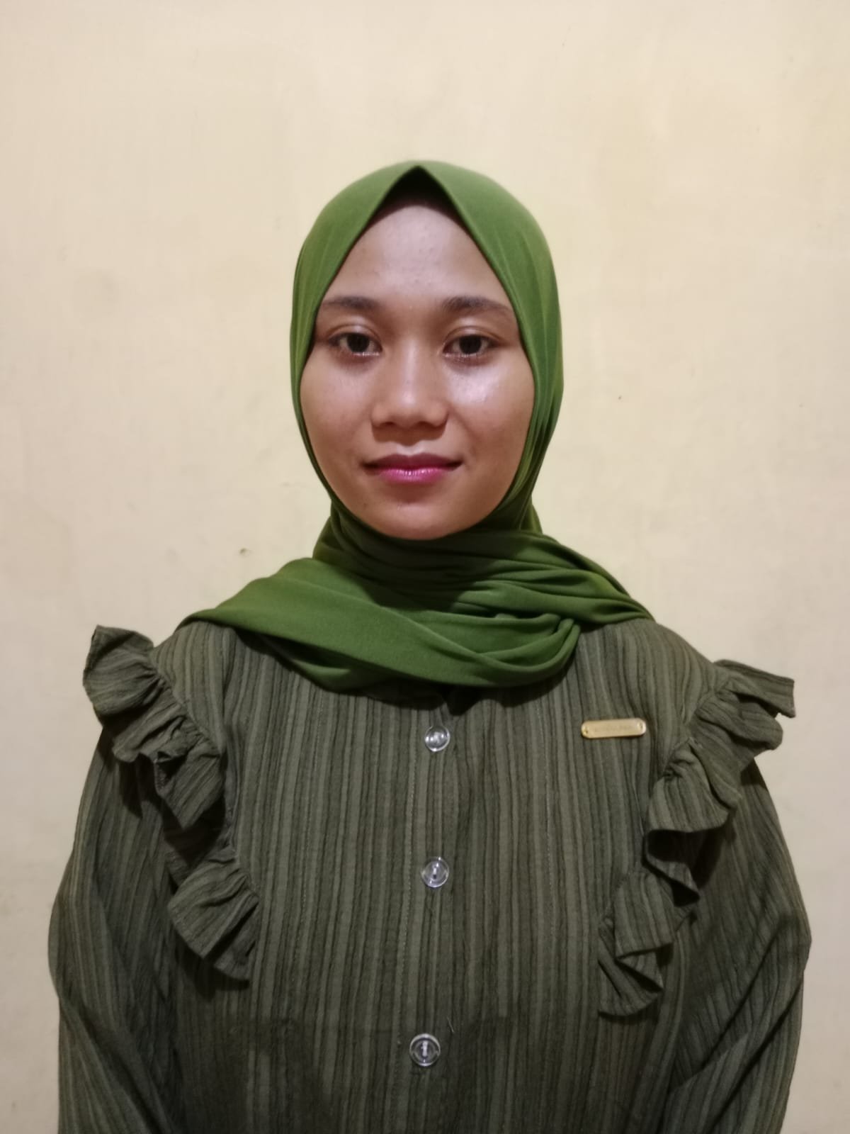 Iis Jumrotul, 22 tahun, Asal Tasikmalaya, Beberes momong, Pengalaman 2thn, Gaji 2.3jt