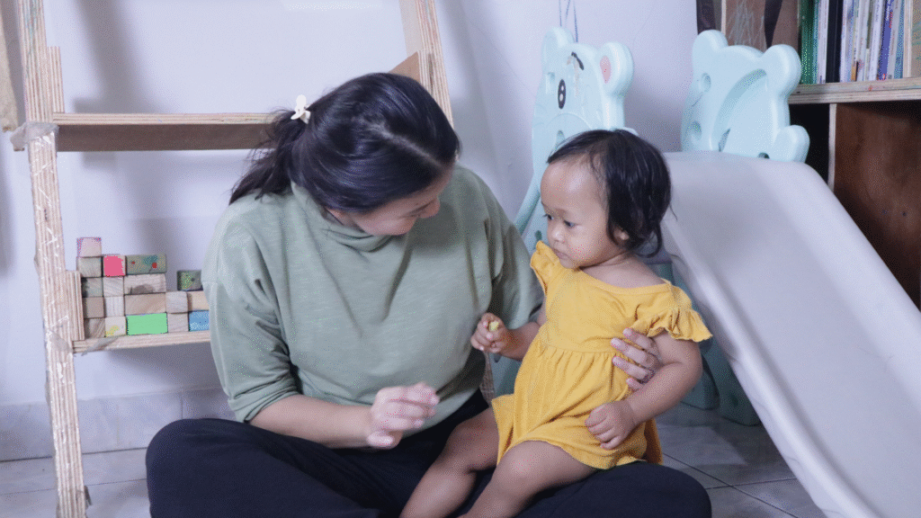 Batasan peran babysitter saat mendampingi anak di rumah